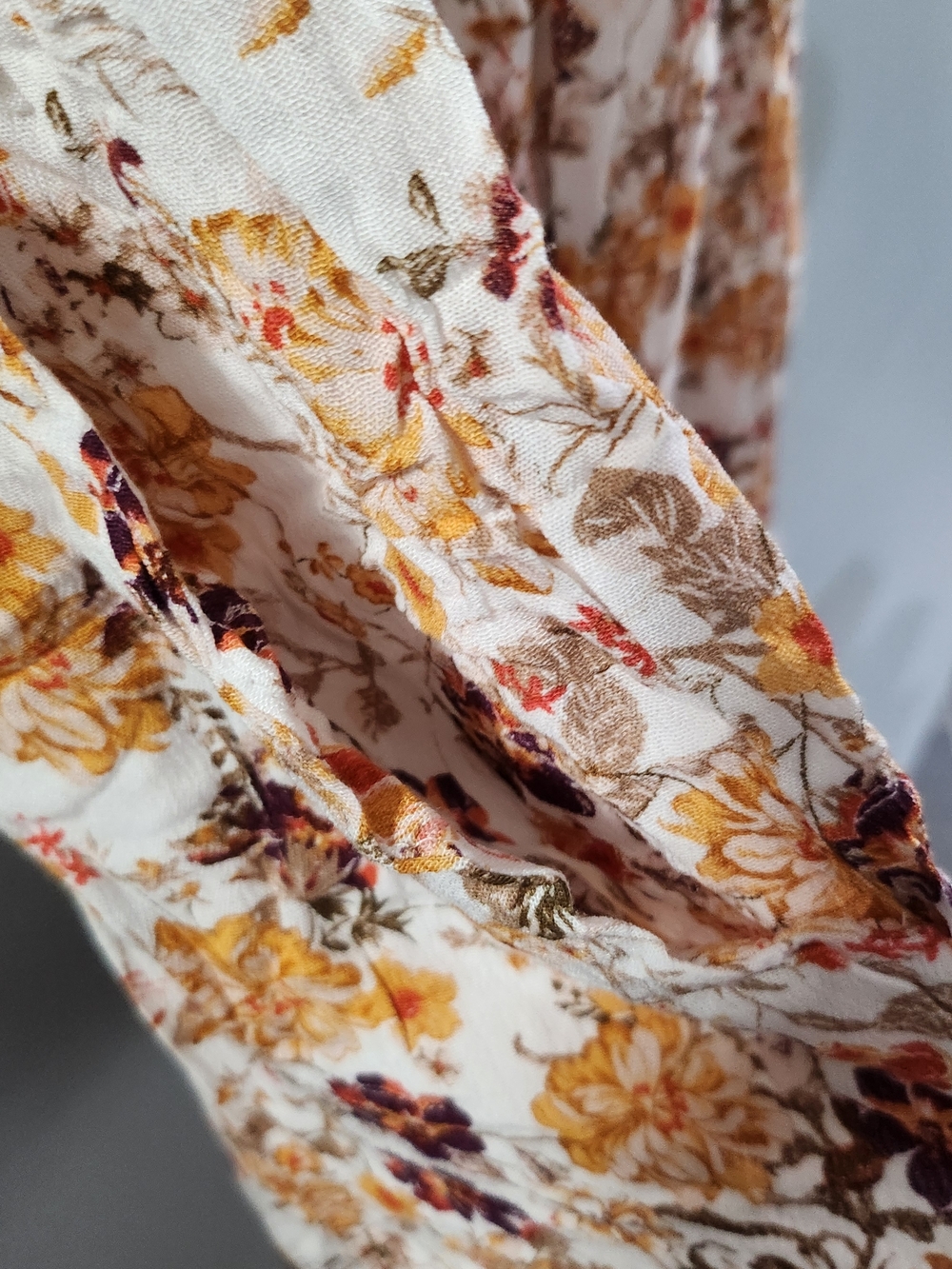 Blue Rain Ivory Floral Smocked Shorts Romper NWT Size: Medium - Picture 5 of 7